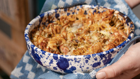 Pečená pasta Napoli s mozzarellou v keramickém struhadle