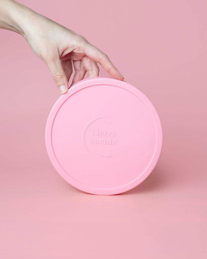 Béžová silikonová poklice na potraviny - BPA-free, opakovaně použitelné víčko na talíře a mísy